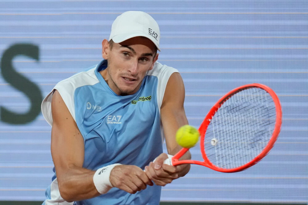 Umago, la maratona di Arnaldi finisce ai tie-break: Dzumhur elimina l'italiano in una battaglia epica