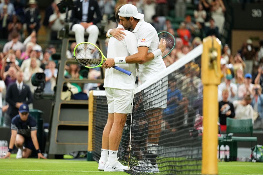 Berrettini conquista Wimbledon in una maratona: battuto Wawrinka in quattro tie-break epici
