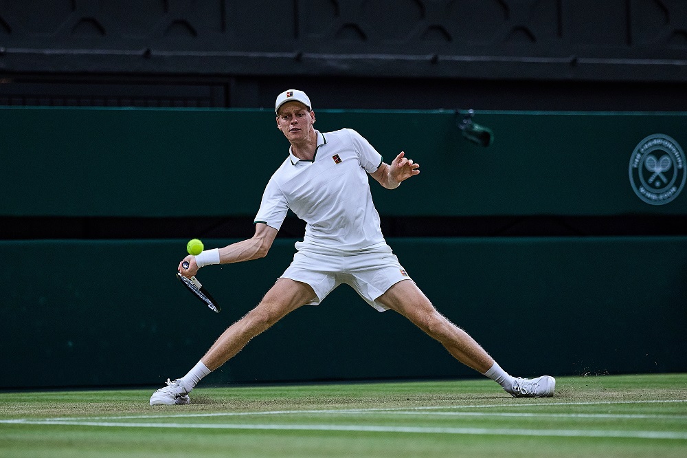 Sinner verso le semifinali di Wimbledon: la sfida contro Struff sul Centrale