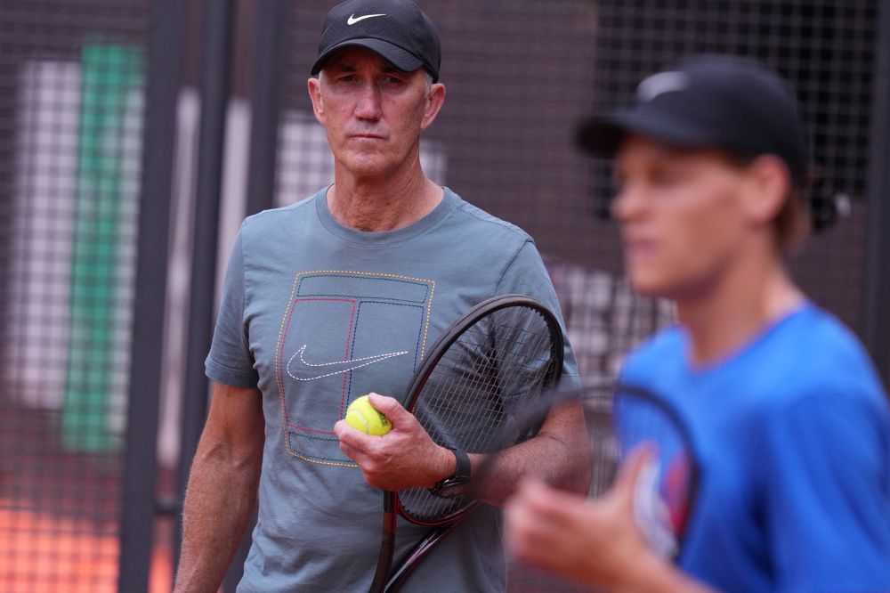 Cahill analizza il bis di Sinner a Wimbledon e si interroga sul futuro: 'Parigi rimane un mistero'