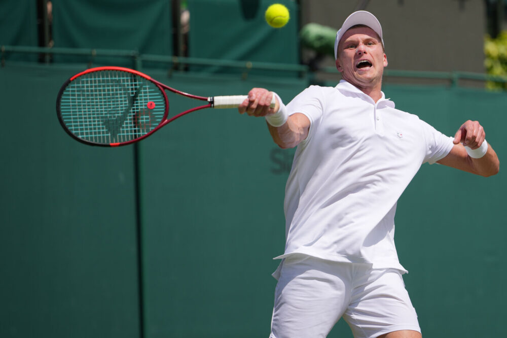 Brooksby sfida Sinner a Wimbledon: quando il talento americano incontra il numero uno mondiale