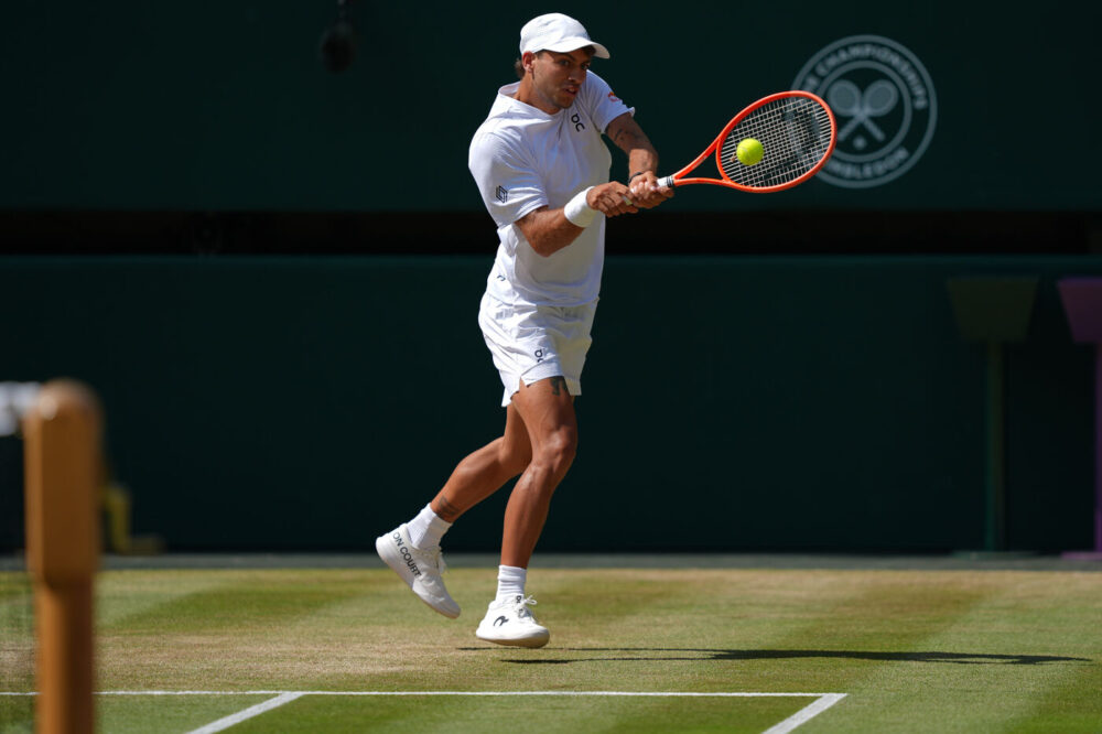 Cobolli e l'amaro insegnamento di Wimbledon: quando l'occasione sfuma tra le mani