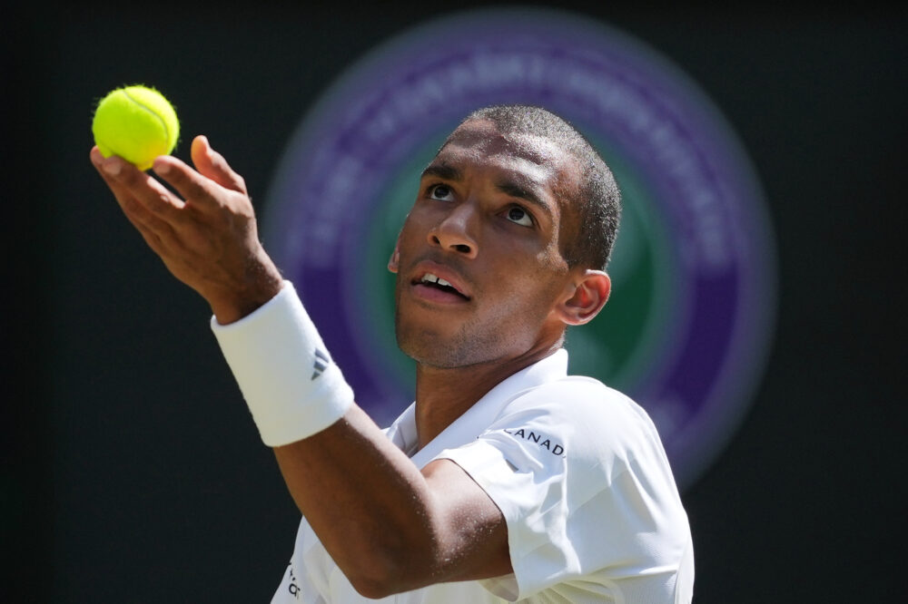 Aliassime sa cosa serve contro Djokovic: il tennis migliore della sua carriera