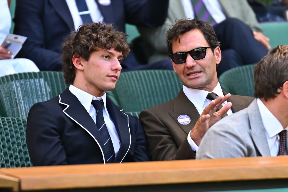 Quando le leggende dello sport si incontrano: Antonelli e Federer nel cuore di Wimbledon