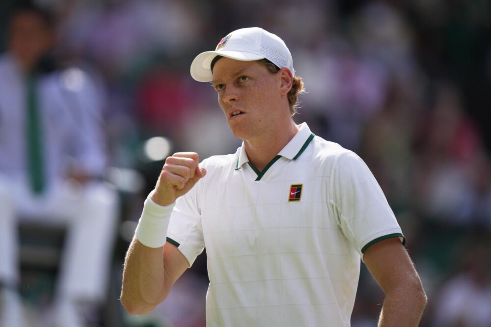 Connors esalta il tennis di Sinner come il più temibile del circuito, indipendentemente dalla presenza di Alcaraz