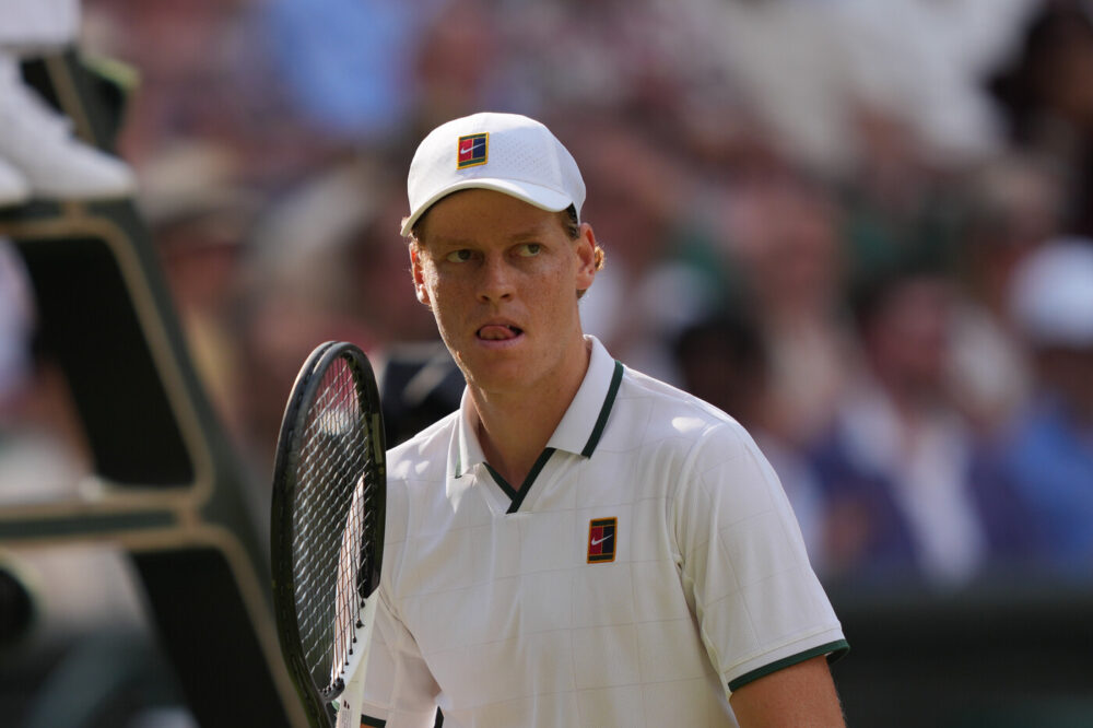 Sinner insegue il bis sull'erba: la sfida a Zverev per il trono di Wimbledon