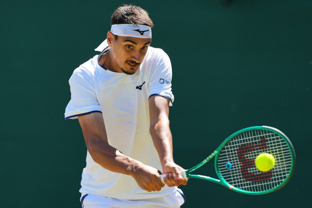 Sonego sorprende Fritz a Wimbledon: il torinese conquista il primo set e comanda la sfida