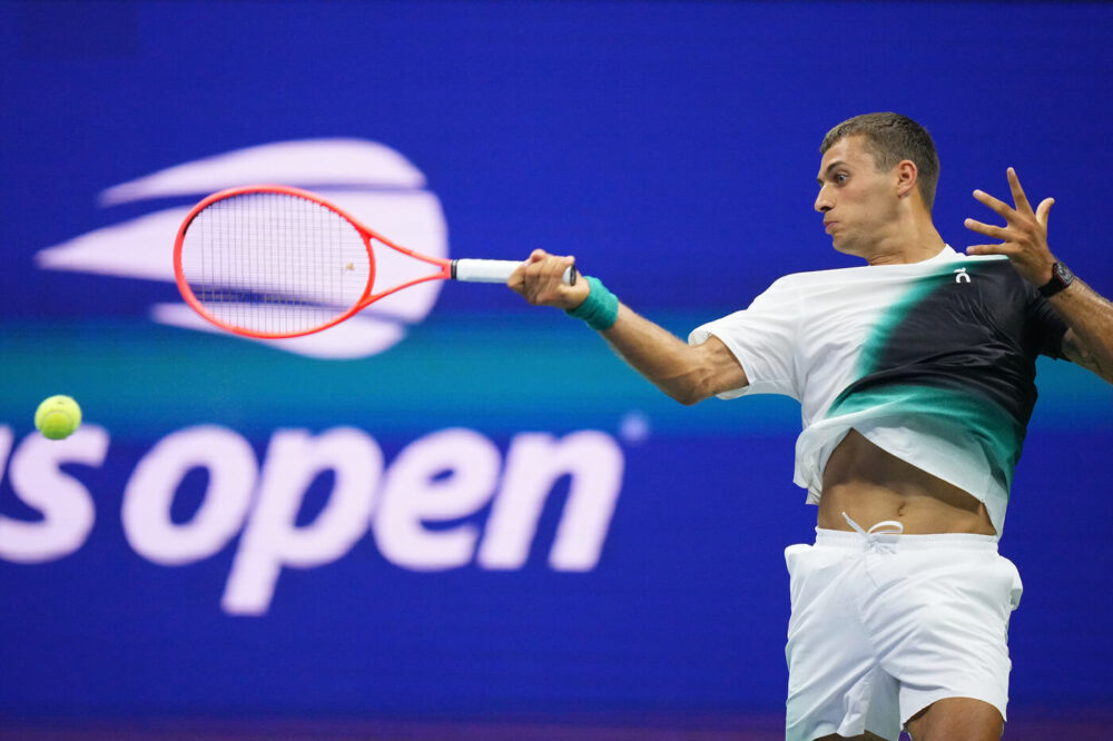 Cobolli protagonista a New York: l'azzurro supera Tien nell'esibizione dell'Arthur Ashe