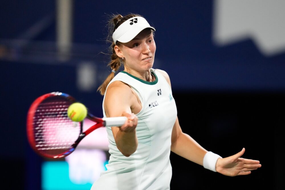 La rimonta di Rybakina a Toronto: battuta Gauff in semifinale, ora il riposo è prioritario
