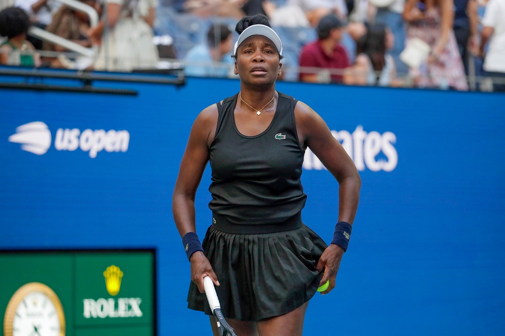 Williams ancora ko agli US Open: Kenin domina il primo turno e sfiderà Pegula al secondo