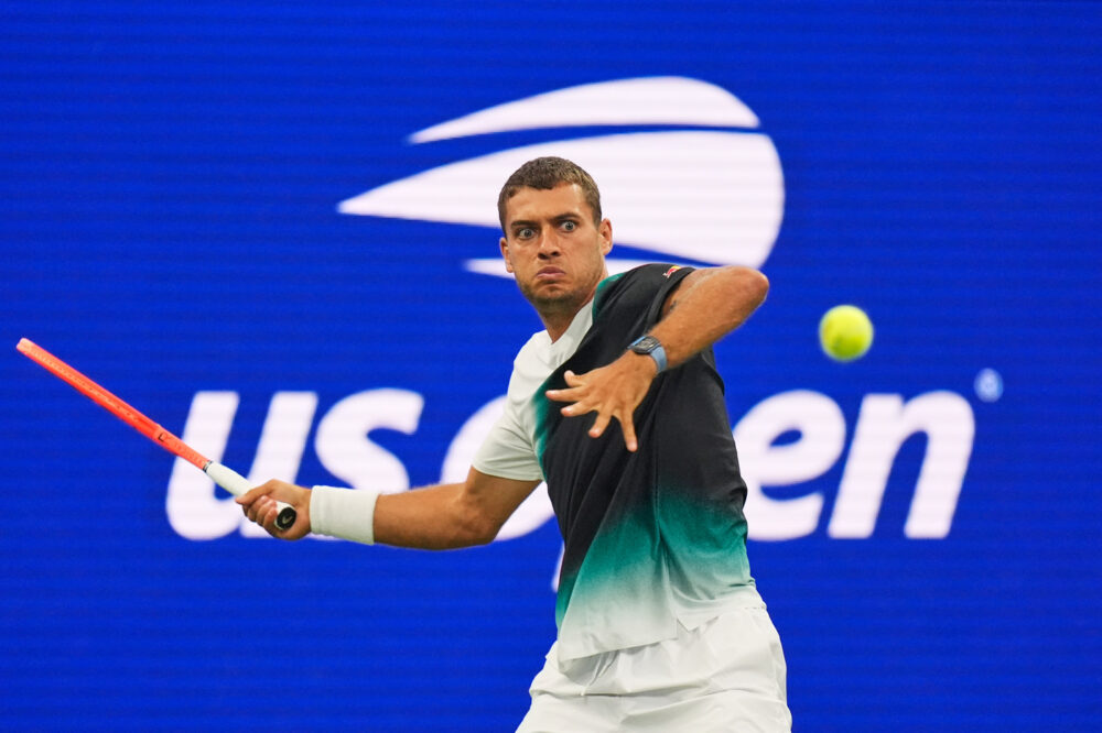 Oltre Cobolli: quando il tennis italiano incontra i limiti della resistenza fisica agli US Open