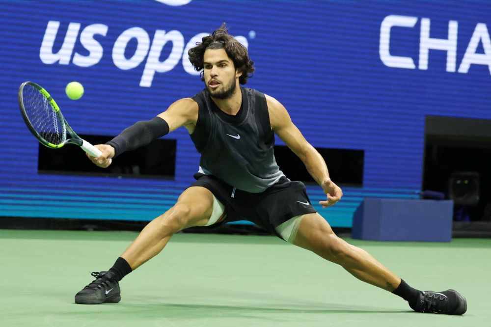 Lo US Open spezza la maledizione dei campioni difensori: Alcaraz cade ai quarti, attesa per il diciottesimo nuovo vincitore