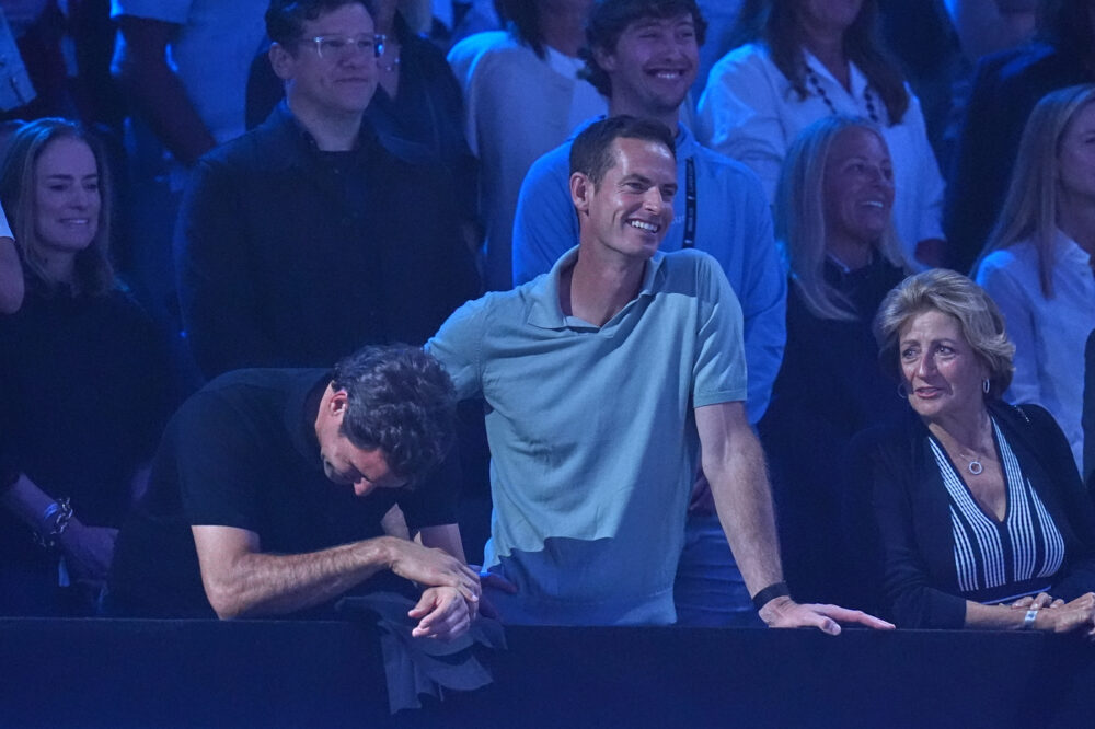 Murray contro la dipendenza dal telefono nel tennis: «I giocatori non dovrebbero ossessionarsi così subito dopo le partite»
