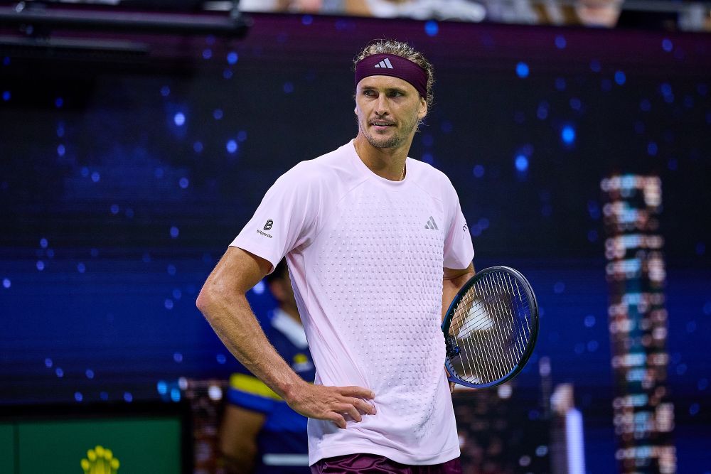 Zverev fatica ma avanza agli US Open: Sonego lo spinge al quinto set in una battaglia epica