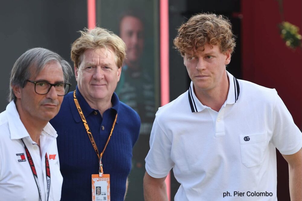 Sinner tifa da Monza: l'omaggio del numero uno del tennis al trionfo di Antonelli