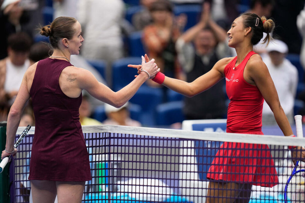 Pechino 2026: Zheng sfida Mertens in semifinale, colpo della belga su Swiatek