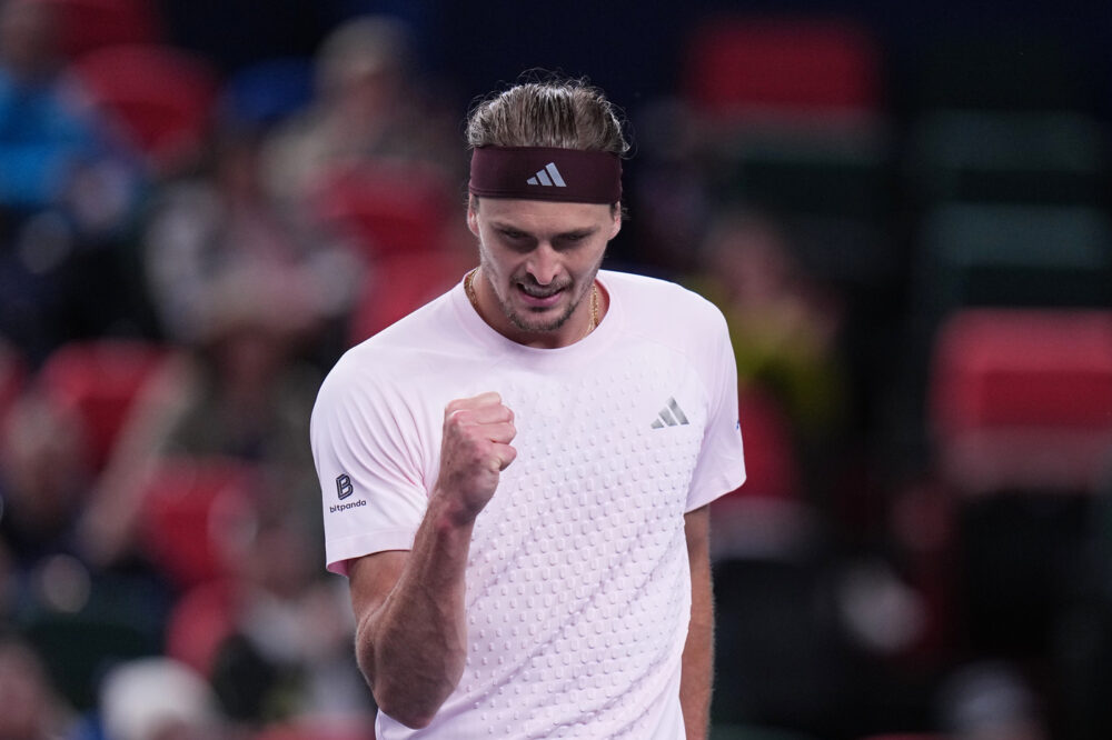 Zverev demolisce De Minaur a Shanghai: il tedesco avanza verso la gloria con una semifinale contro Davidovich Fokina