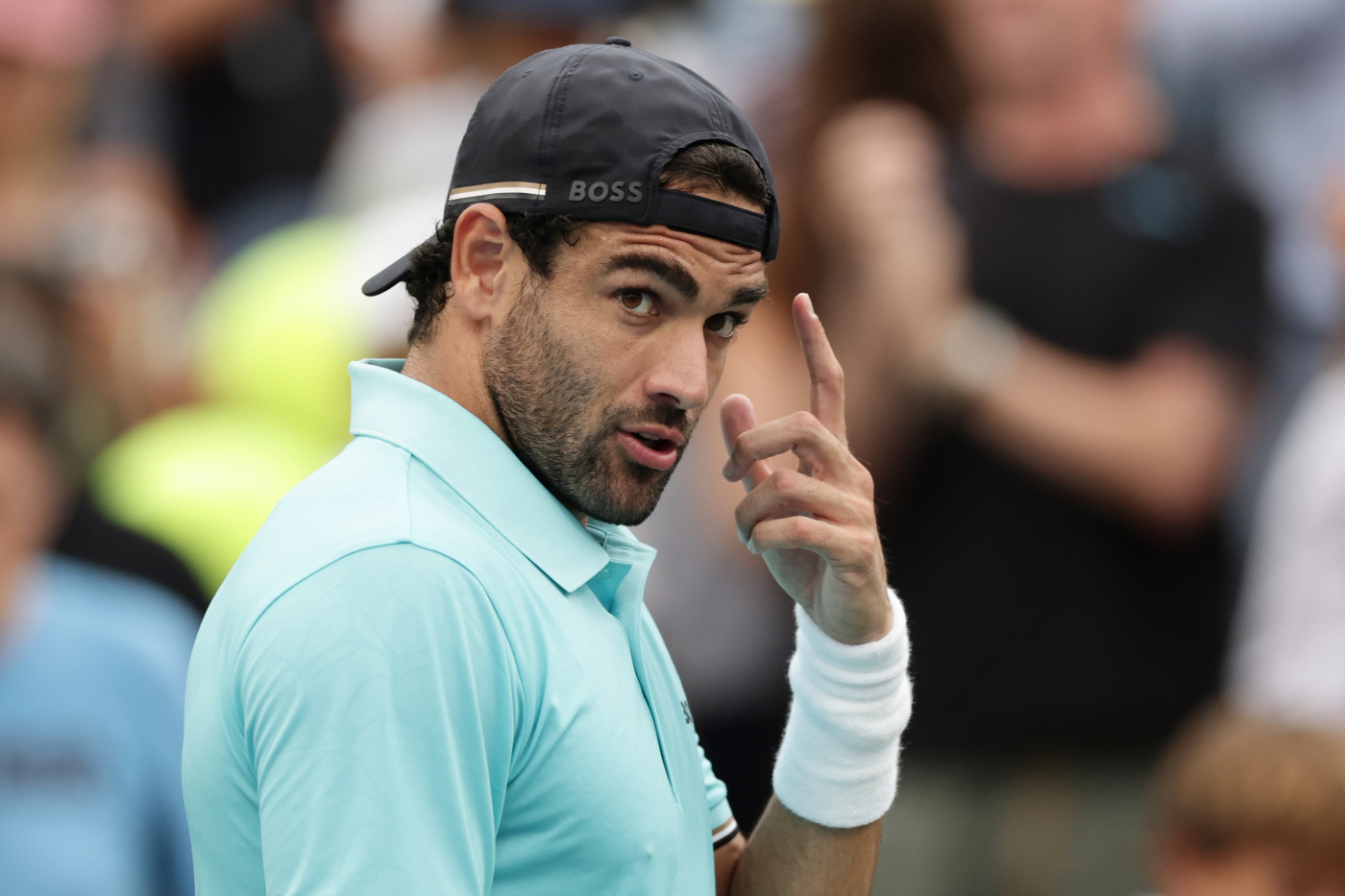 Berrettini trova il servizio vincente e domina Kovacevic: la rimonta che rilancia il romano a Shanghai