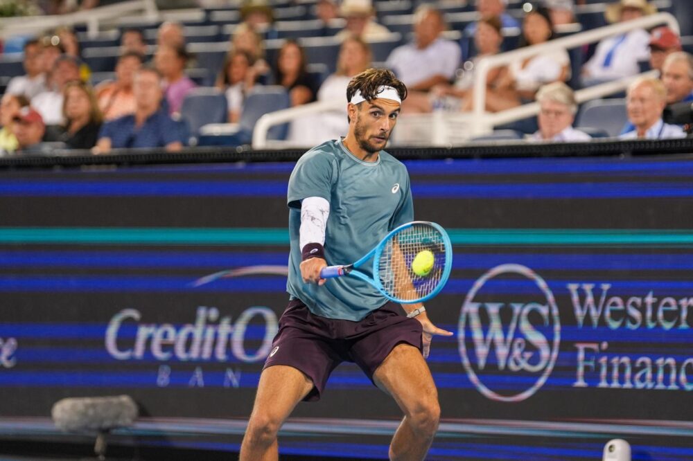 Musetti cerca il riscatto a Lione contro il giovane talento francese Kouamé: sfida ai quarti dell'ATP 250