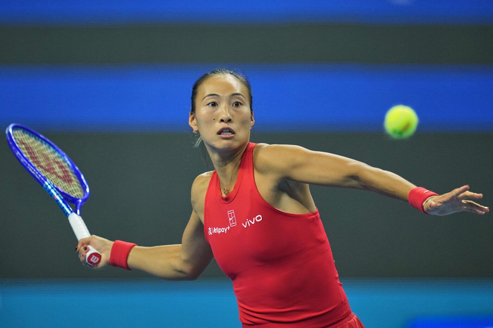 Il trionfo di Zheng a Pechino: prima cinese a conquistare il WTA 1000 davanti ai suoi tifosi