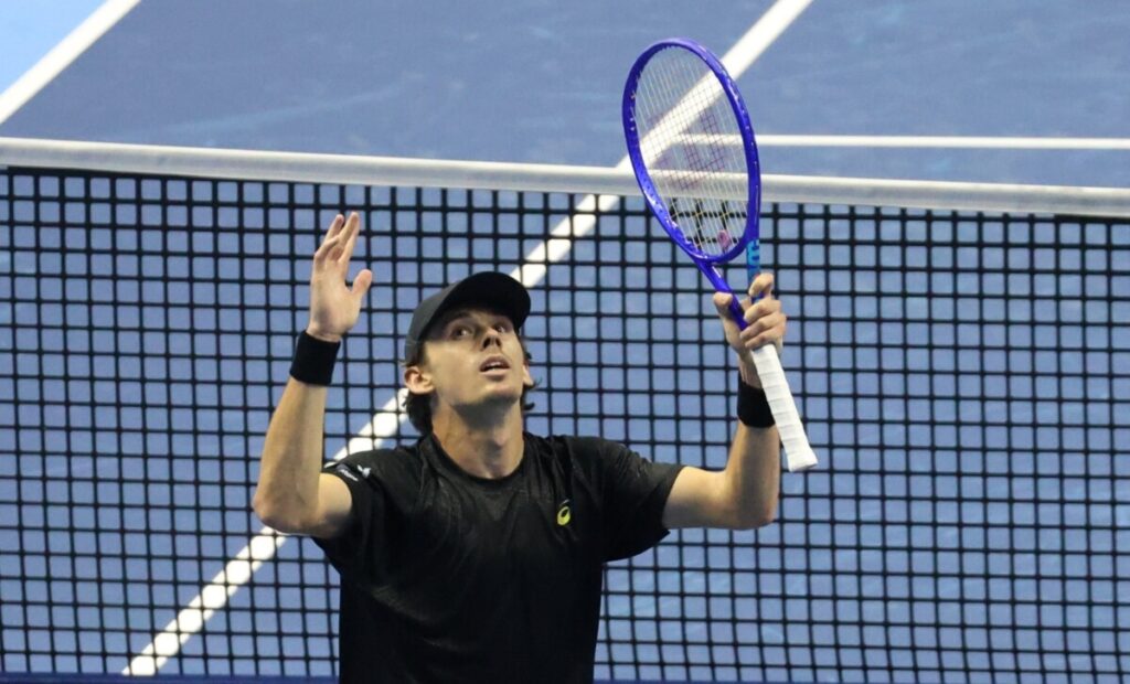 De Minaur travolto da Cobolli: il dramma emotivo di un campione intrappolato nei dubbi