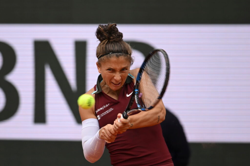 Sara Errani tra il campo e la panchina: il doppio impegno di una campionessa che guarda al futuro