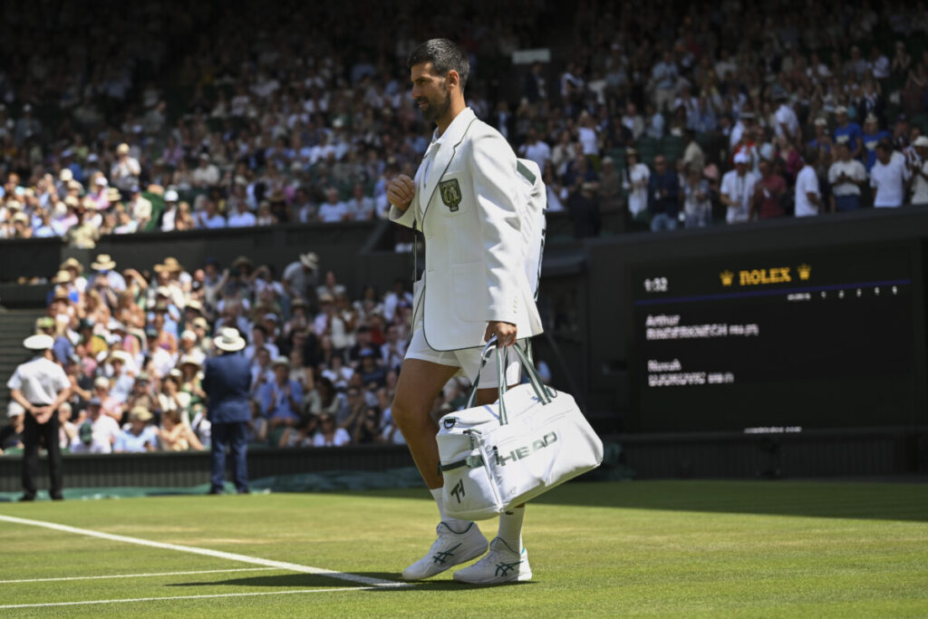 Djokovic a Wimbledon 2027: il campione serbo riflette sul futuro dopo la lezione di Sinner