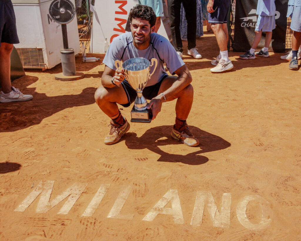Milano capitale del dramma tennistico: Diaz Acosta strappa il titolo a Cecchinato in tre ore di battaglia infinita