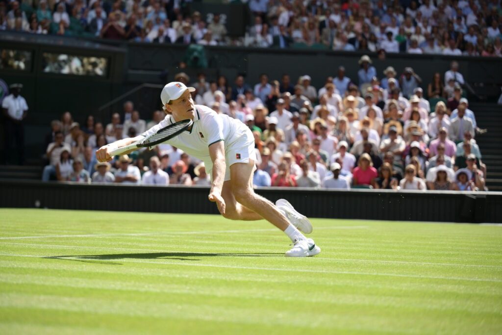 Mochizuki sorprende a Wimbledon: 'Sinner devastante al servizio, ma i miei colpi lo hanno messo in difficoltà'