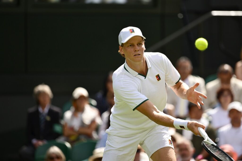 Wimbledon stravolge la tradizione: Sinner sfida Djokovic nella semifinale del pomeriggio, Zverev apre il programma