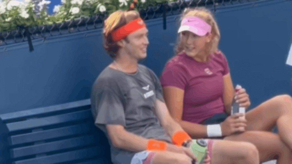 Quando il gossip arriva dal campo: Sabalenka 'pizzica' la coppia Andreeva-Rublev agli US Open