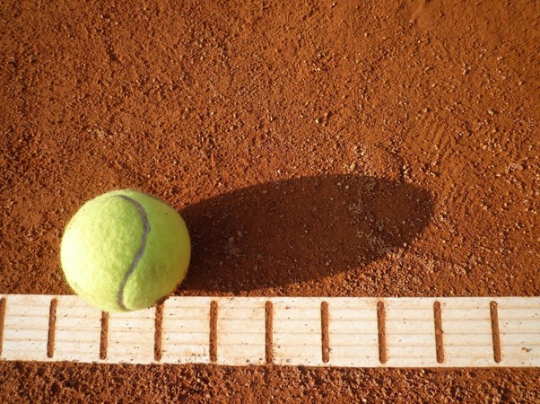 Sfida agli standard nel circuito maschile: l'ATP sperimenta nuove regole sui pallini da tennis