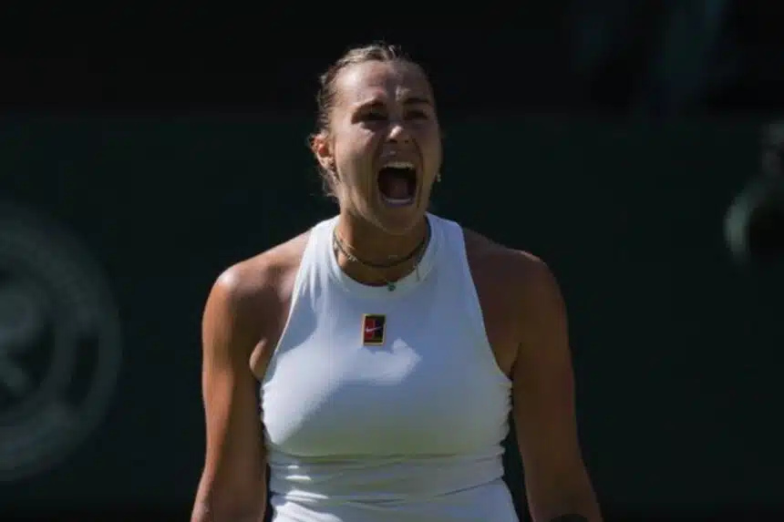 Sabalenka domina l'esordio a Wimbledon: la numero uno mondiale asfalta la giovane Kostovic